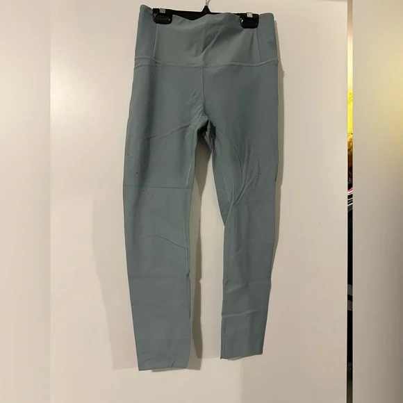 Assorted Lululemon leggings - Picture 5 of 5